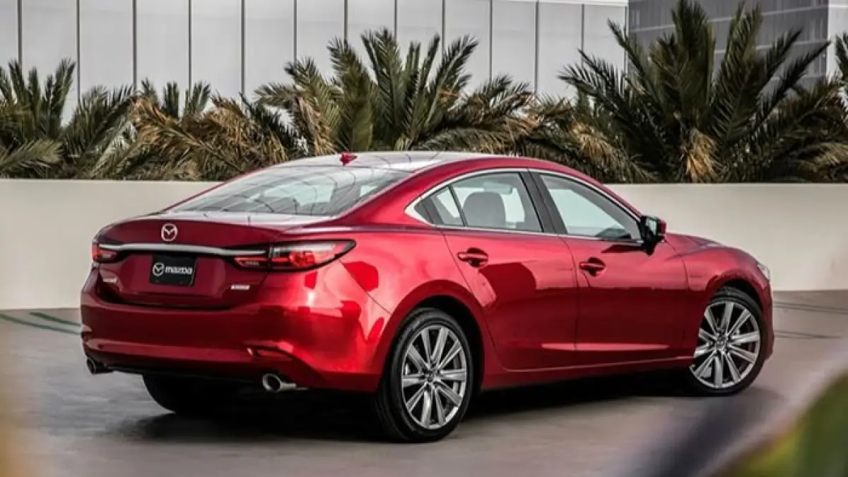 Honda Brio dan Mazda 2 bekas Rp100 jutaan kembali ramai diburu pembeli. Ini perbandingan lengkap kelebihan keduanya. (Pinterest)
