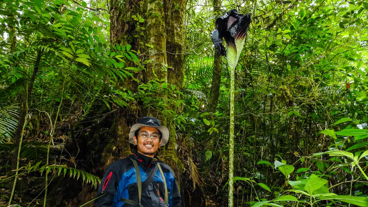 Langkah Pemerintah Kota (Pemkot) Blitar mengarahkan koloni burung kuntul dari alun-alun ke Ecopark Joko Pangon bukan sekadar perkara higienitas ruang publik. 