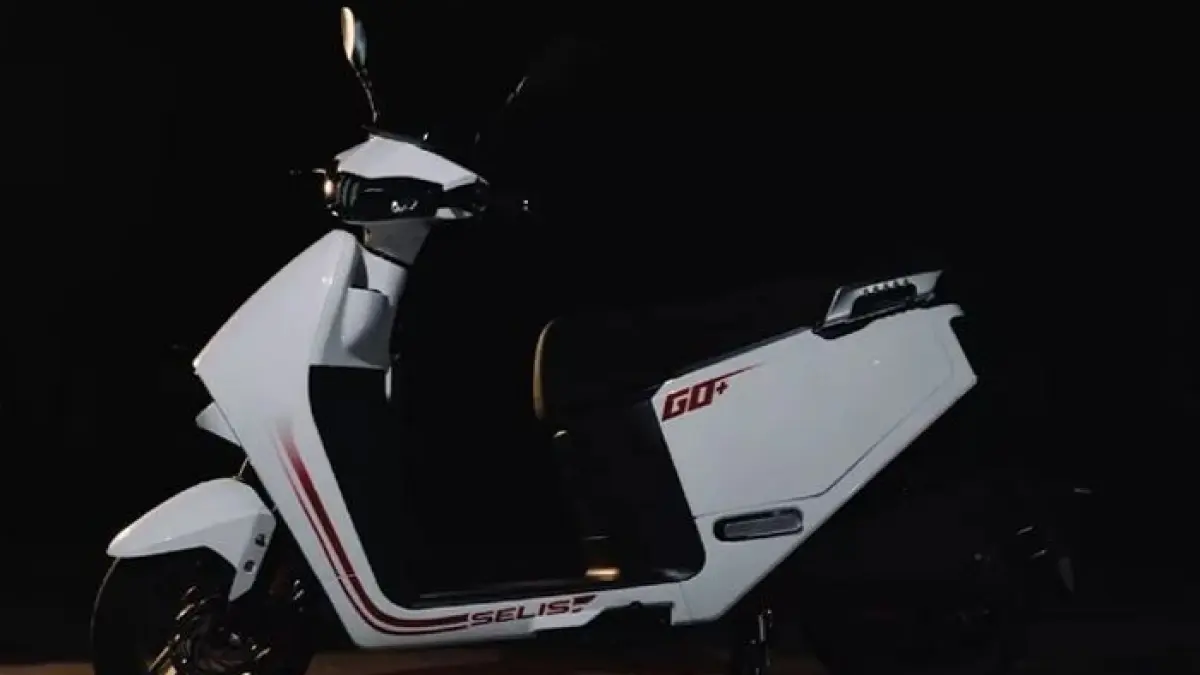 Motor listrik roda tiga Selis Bromo dimodifikasi total jadi canggih, AC hingga baterai lithium, harga Rp50 jutaan bikin heboh.
