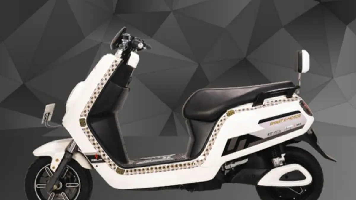 Selis IMX motor listrik tetap jadi pionir EV Indonesia dengan fitur lengkap, baterai fleksibel, dan jarak tempuh hingga 200 km.