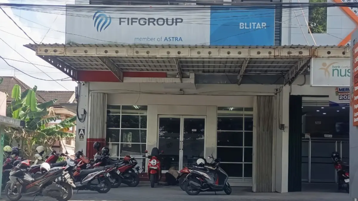 FIFGroup Cabang Kediri untuk Radar Blitar
TEGAS: Kantor FIFGroup Cabang Blitar di Jalan Kalimantan menerima keluhan dan laporan adanya debitor yang nakal.