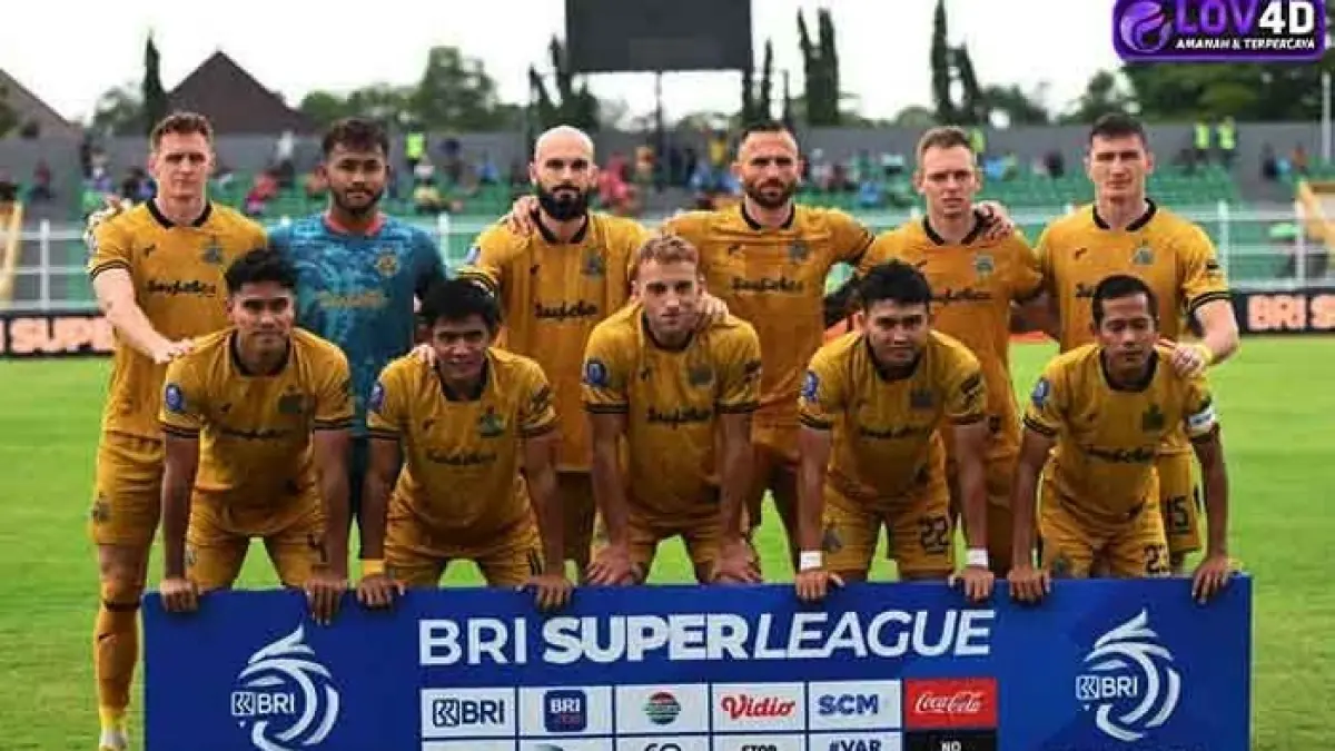 Jadwal BRI Super League 2026 pekan 32 resmi diumumkan, Persija vs Persib dan Bali United vs Borneo FC jadi sorotan.(Gemini AI)
