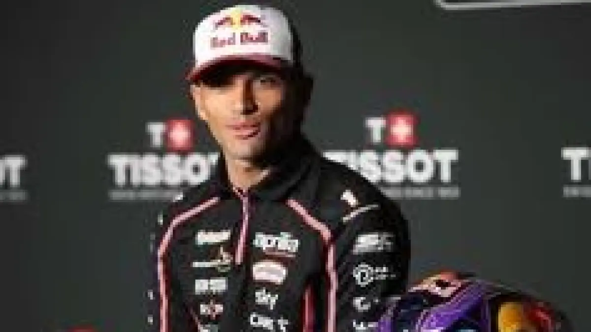Jorge Martin MotoGP 2025 penuh drama: cedera parah, hampir pensiun, hingga comeback emosional bersama Aprilia Racing.