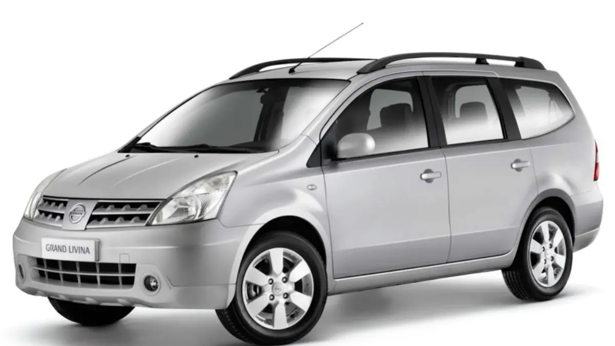 Nissan Grand Livina bekas jadi sorotan! MPV nyaman, irit, tapi banyak pro-kontra di pasar mobil keluarga Indonesia.