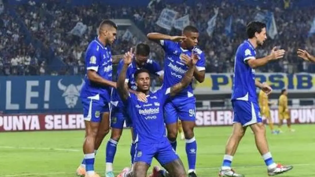 Transfer Ular Romeny ke Persib Bandung Resmi Diumumkan, Bobotoh Menangis Haru dan Rival Liga 1 Mulai Panik (Google.com)