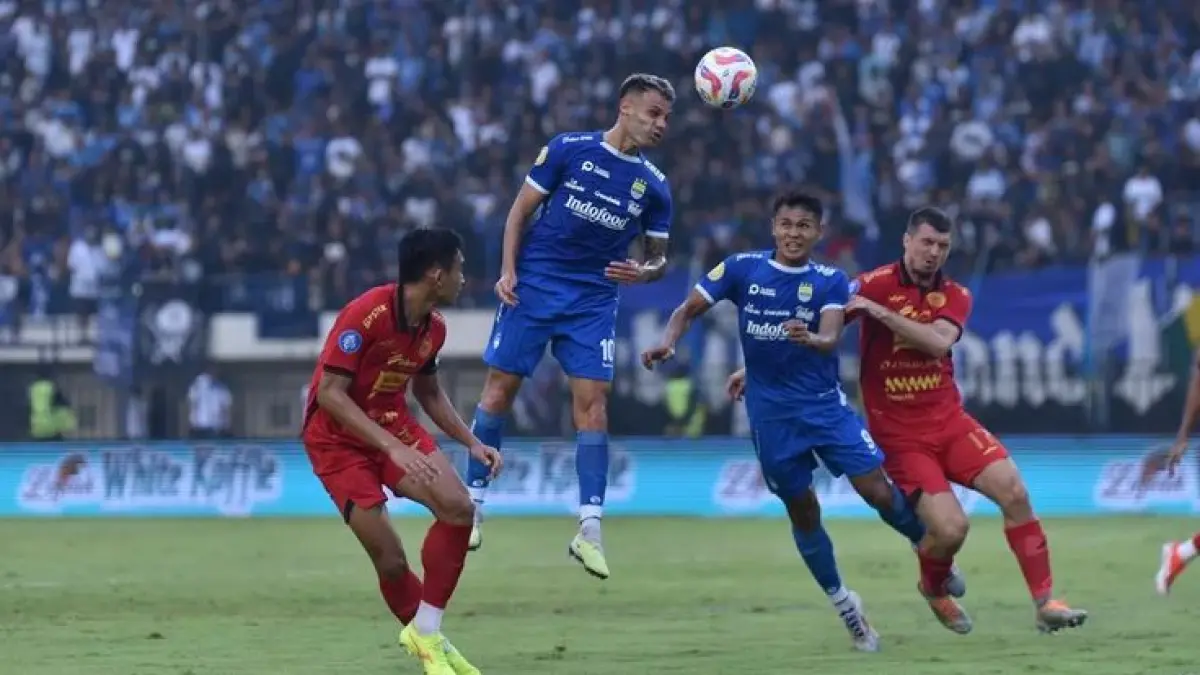 Hasil BRI Super League Liga 1 2025/2026 hari ini, Persib Bandung kokoh di puncak klasemen jelang duel panas lawan Persija.
(Pinterest)