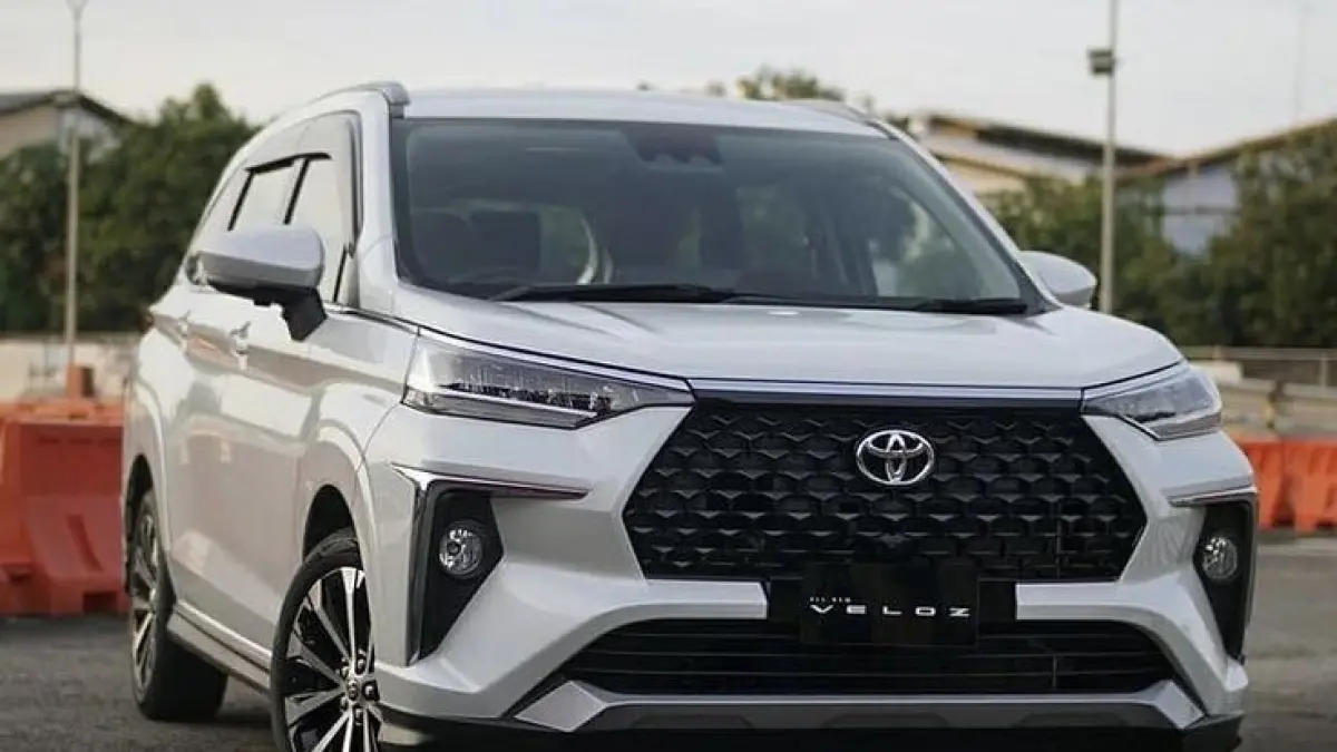 Toyota Veloz Hybrid tipe V 2026 hadir mulai Rp305 juta dengan desain premium, fitur modern, dan mesin hybrid irit BBM. (Pinterest.com)