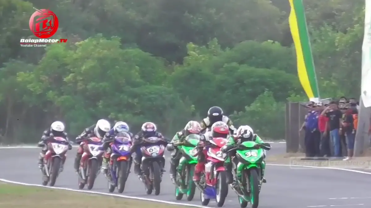 Gilang Endi tampil mengejutkan di One Prix 2023 usai comeback ke balap bebek setelah lama fokus di Moto2 dan Asia Supersport.
(screenshot youtube)