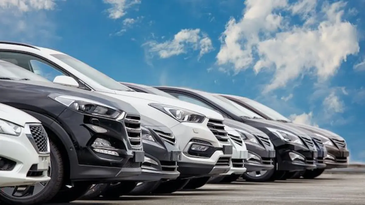 Mobil bekas Rp60 jutaan paling nyaman untuk pemula, Toyota Vios, Altis hingga Grand Livina masih layak dipakai harian.(Pinterest) 
