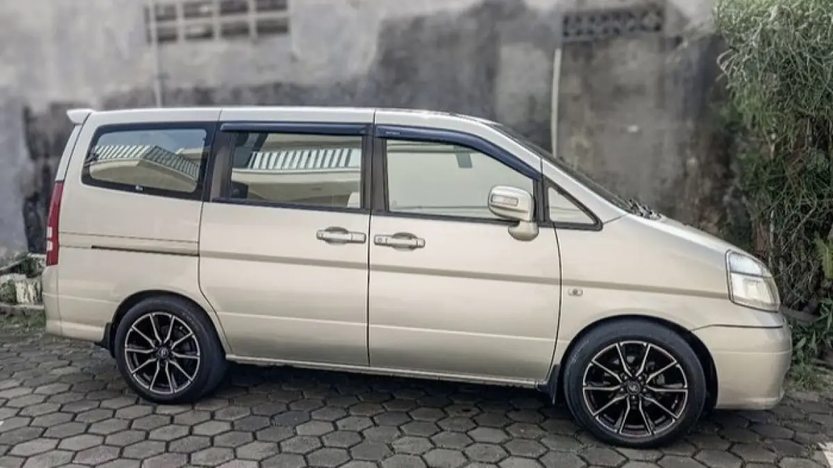 Review Nissan Serena C24 bekas 2005, MPV premium Rp70 jutaan dengan kabin lega, PSD, dan kenyamanan di atas Innova.(Pinterest)