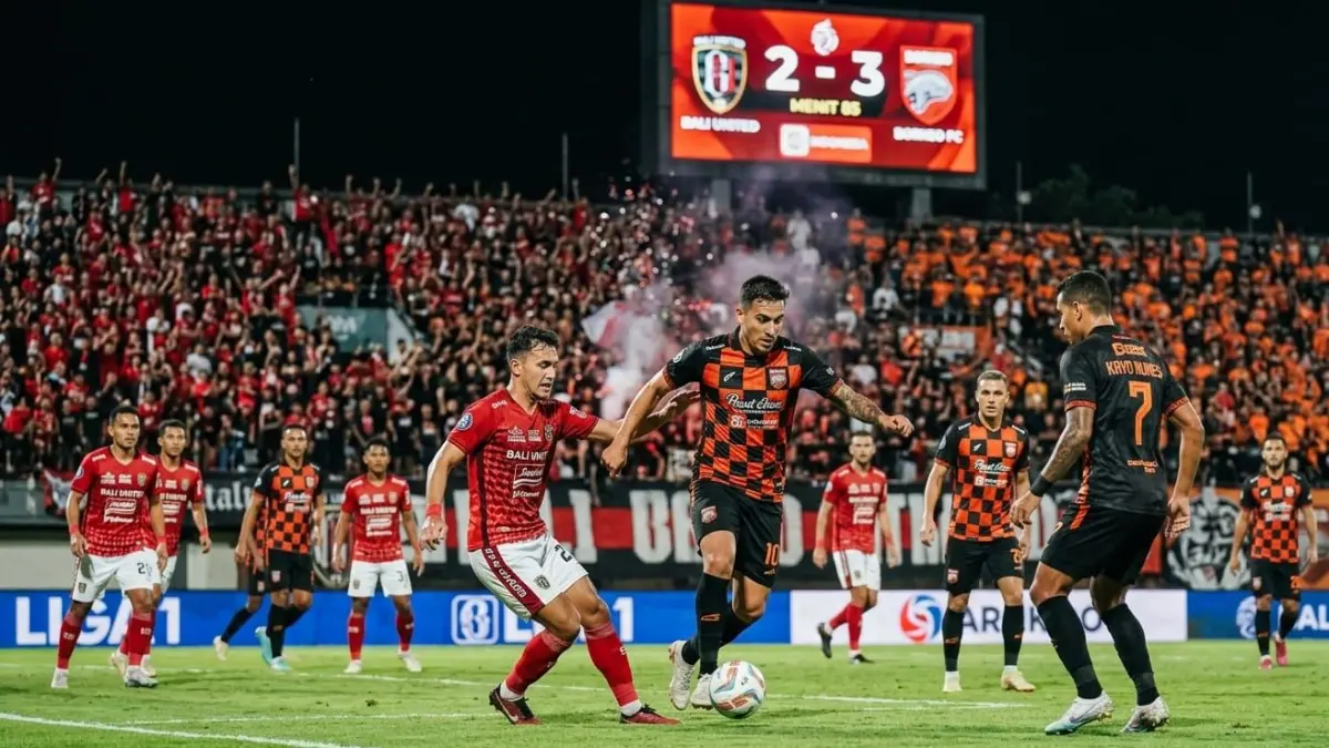 Borneo FC kalahkan Bali United 3-2 di Liga 1 2026. Mariano Peralta tampil gemilang dan persaingan juara makin sengit.