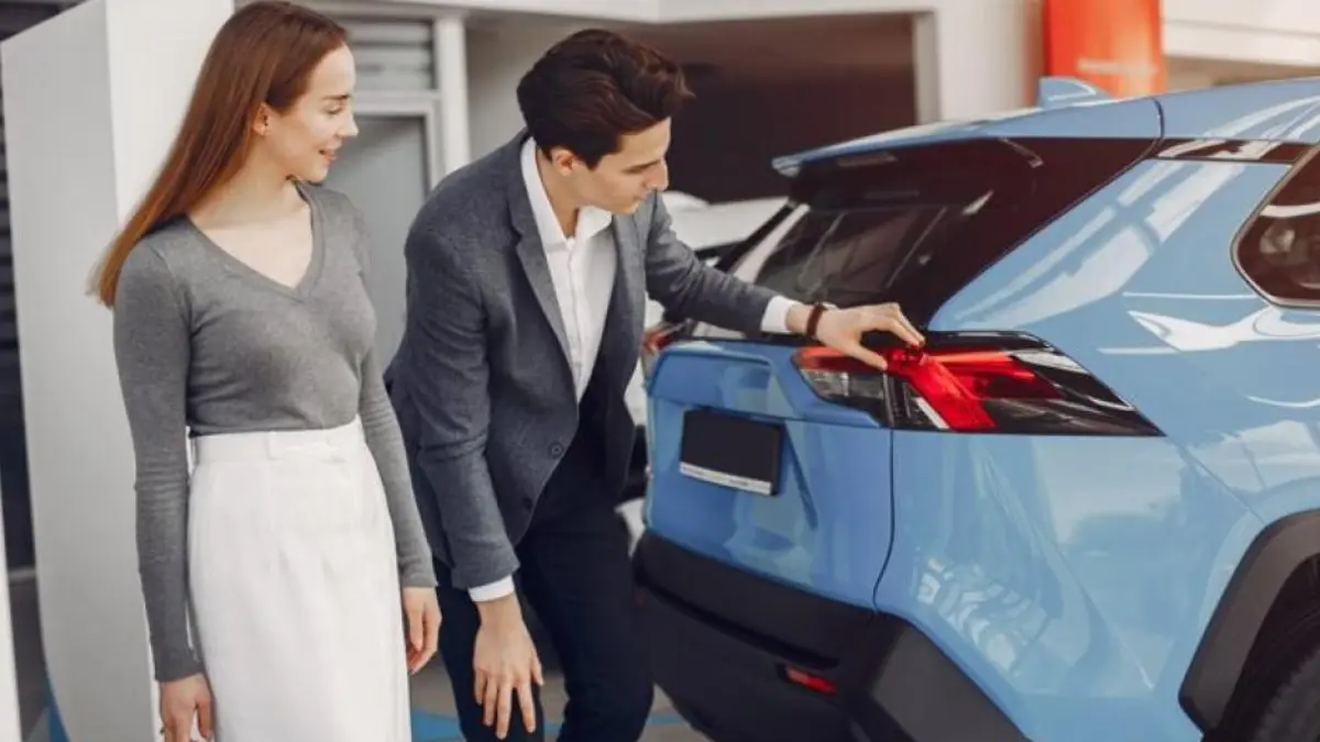 Mobil bekas paling layak dibeli 2026, dari Honda Brio, Innova Reborn hingga Avanza yang terkenal awet dan stabil.(freepik.com)
