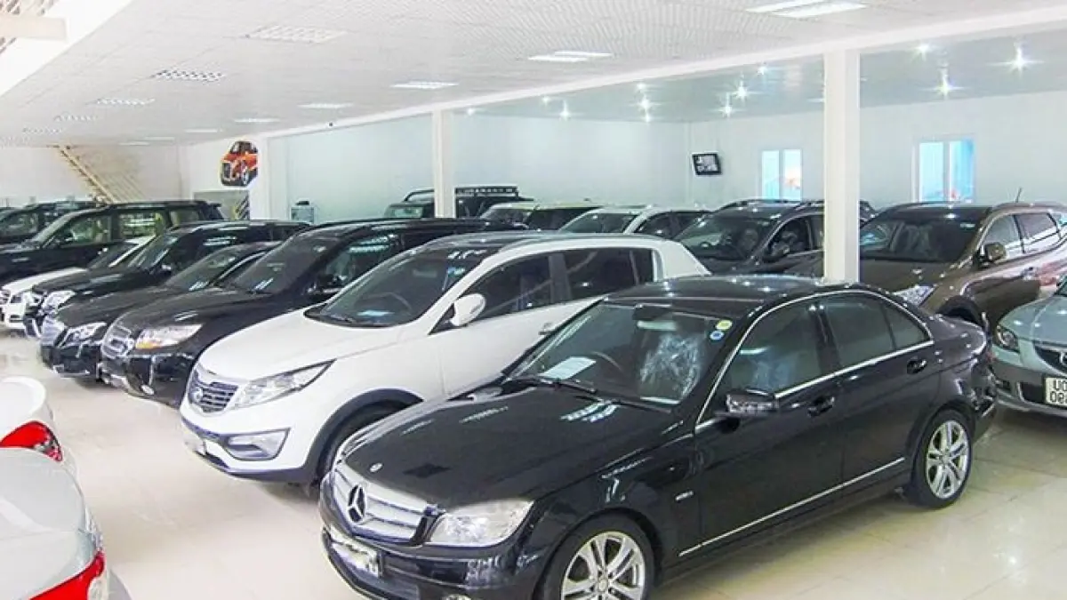 Mobil bekas Rp40 jutaan paling minim perbaikan, mulai Toyota Soluna, Baleno, Taruna hingga Kia Picanto yang irit dan murah dirawat.(Gemini AI)