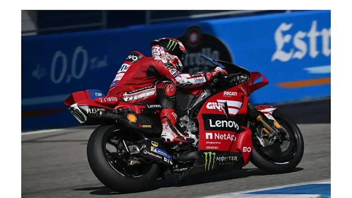 MotoGP Prancis 2026 di Le Mans berlangsung sengit. Strategi ban dan cuaca dingin jadi faktor penting penentu podium.(pinterest)