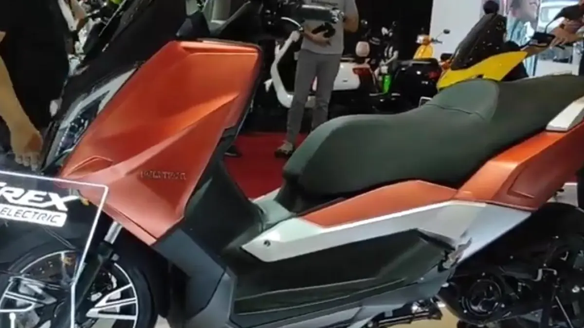 Polytron T-Rex hadir sebagai motor listrik premium dengan kecepatan 130 km/jam dan jarak tempuh hingga 120 km.(screenshot youtube)