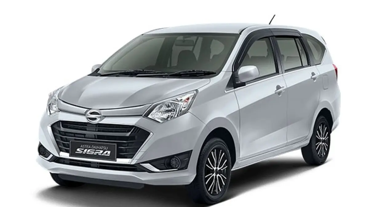 Rekomendasi mobil keluarga nyaman dan irit 2026, mulai Toyota Avanza, Ertiga, Xpander hingga Innova Reborn Diesel.(Gemini AI)