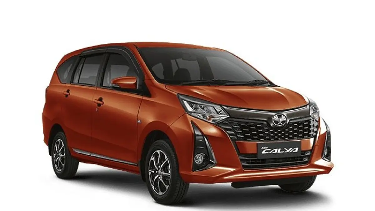 Rekomendasi mobil keluarga terbaik 2026 sesuai budget, dari Toyota Calya, Xpander hingga Innova Zenix Hybrid.(Gemini AI)