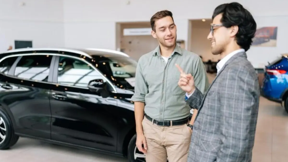 Resale value mobil bekas terbaik 2026 terungkap, Innova diesel hingga Honda Brio jadi mobil paling tahan harga.(freepik.com)