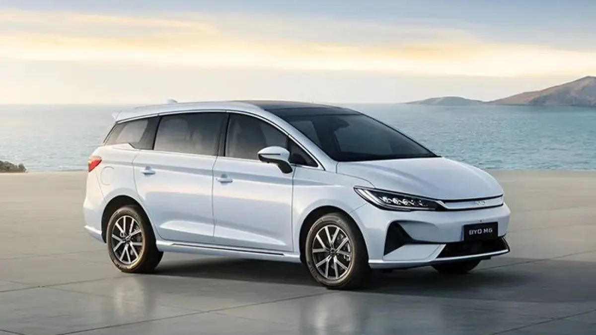 Toyota Avanza hingga Honda Brio jadi mobil paling layak dibeli di 2026, irit, bandel, nyaman dan cocok untuk keluarga.(Gemini AI)