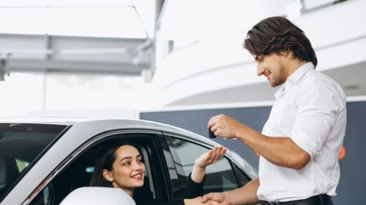 Toyota Starlet 98 masih jadi buruan. Simak daftar 7 mobil bekas lawas mulai Rp20 jutaan yang masih layak dipakai harian.(freepik.com)