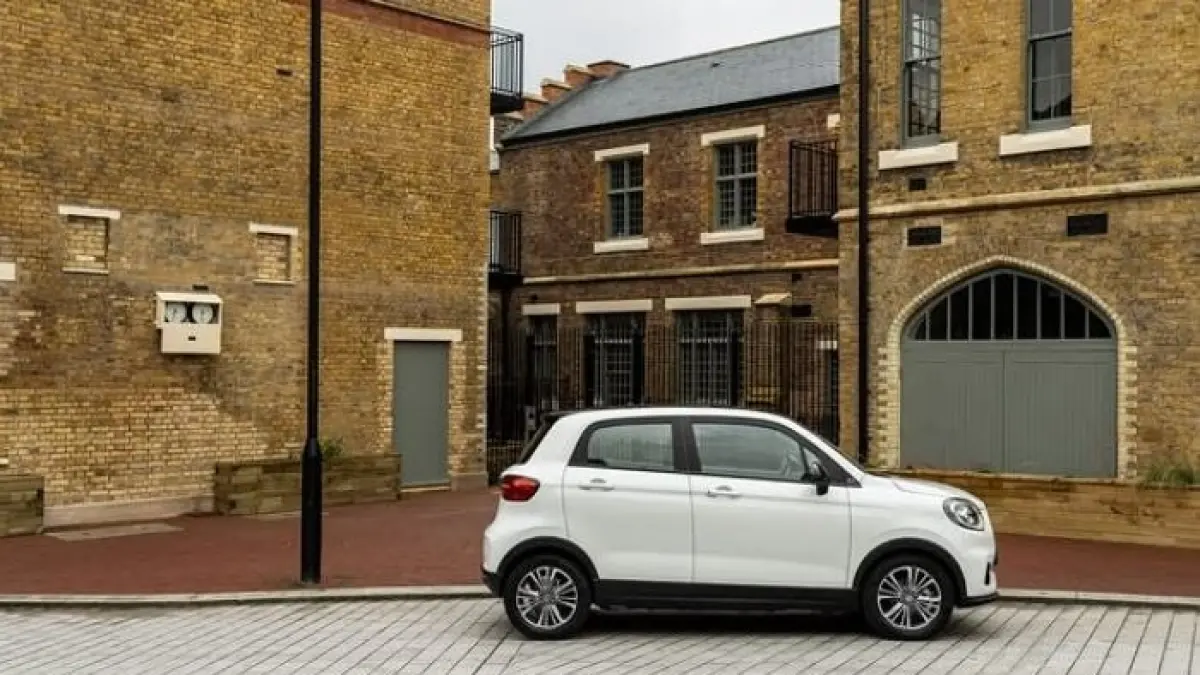 Honda Brio 2026 hadir makin sporty dengan fitur modern, konsumsi BBM hingga 20 km/l dan harga mulai Rp170 jutaan.(pinterest)
