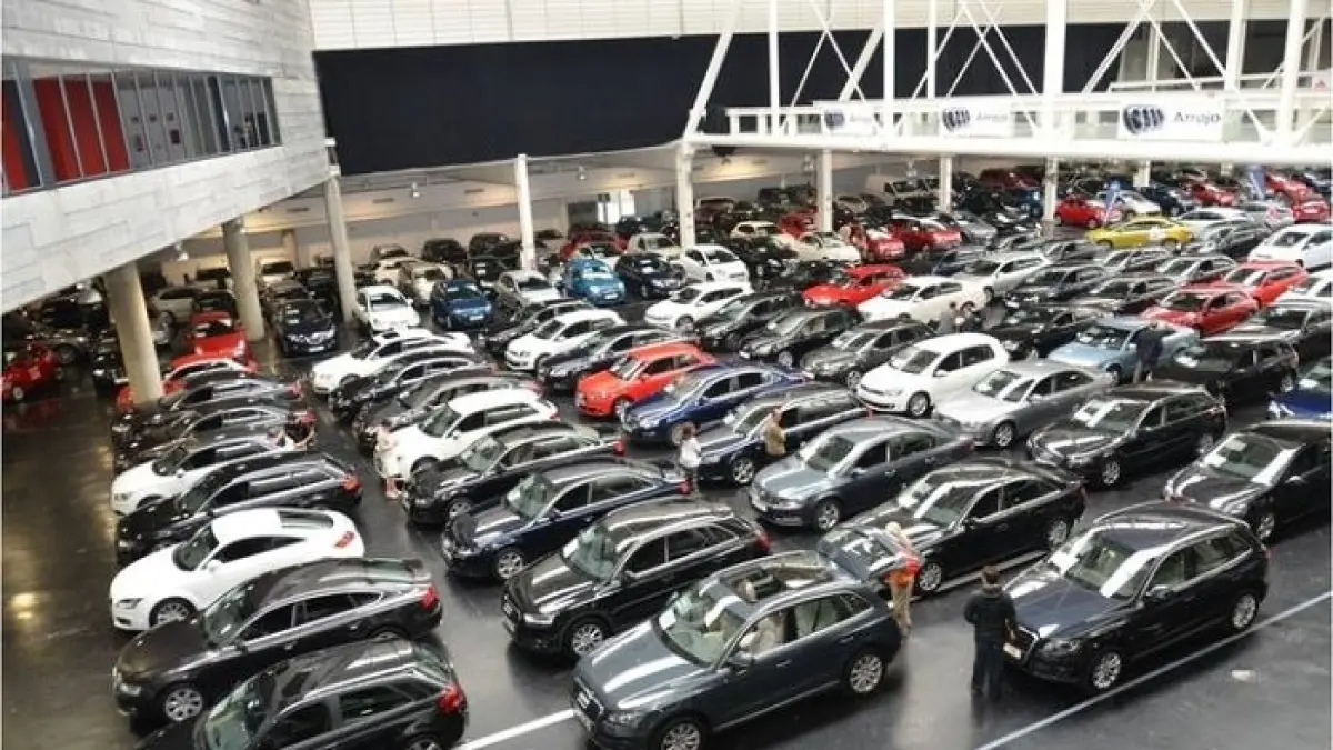 Rekomendasi mobil bekas Rp50 jutaan 2026 mulai Starlet kapsul, Getz hingga Kia Carens, lengkap dengan risiko dan tips memilih.(pinterest)