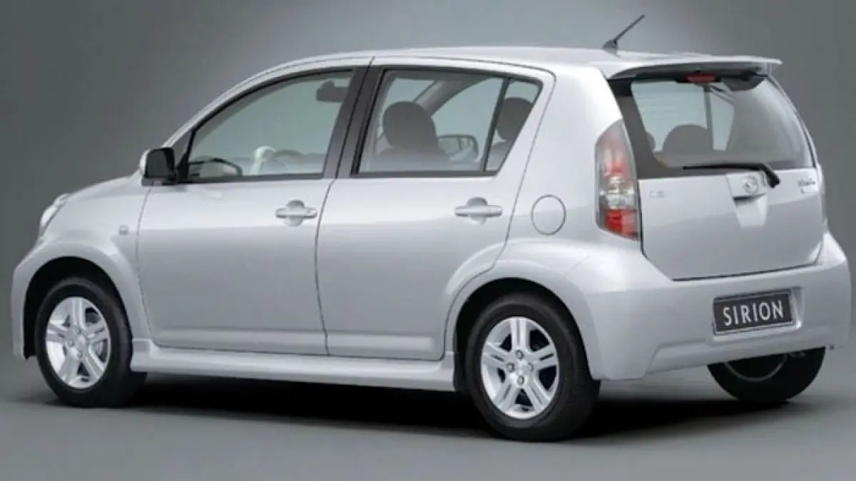 Daihatsu Sirion 2025 punya fitur lengkap, kabin lega dan mesin irit. Simak kelebihan serta kekurangannya di sini.(pinterest)