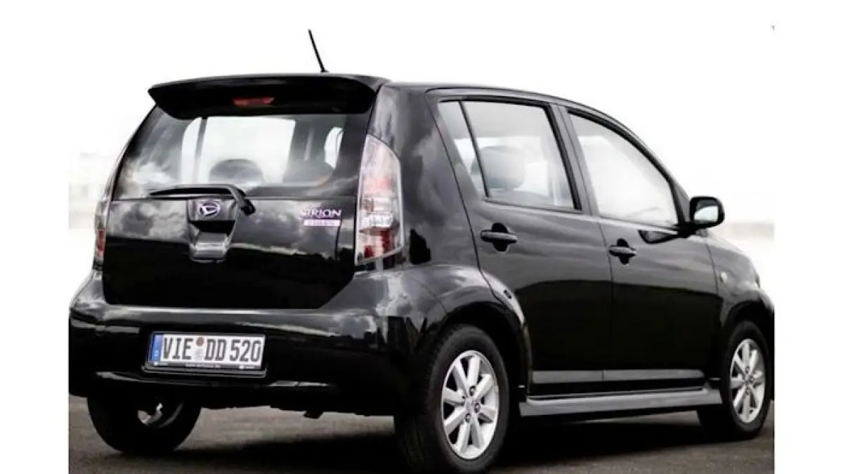 Daihatsu Sirion RS Matic 2017 dijual Rp100 jutaan. Fiturnya lengkap, mesin 4 silinder lebih nyaman dari Agya-Ayla.(pinterest)