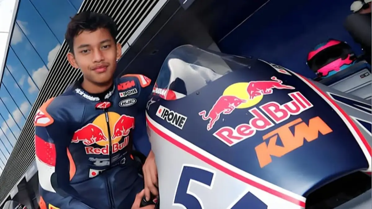 Feda Ega Pratama viral di Moto3 Le Mans usai rela kehilangan podium demi selamatkan pembalap lain. (Pinterest)