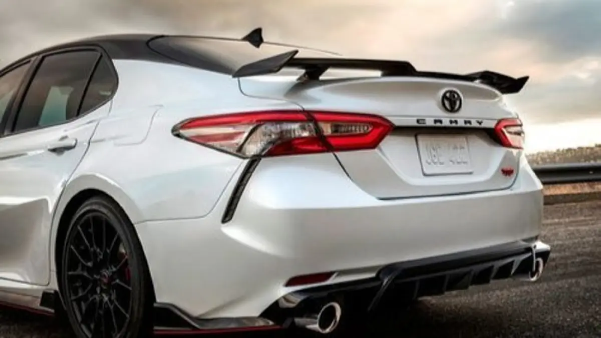 Harga Toyota Camry bekas 2008 dan 2009 cuma selisih Rp5 juta, fitur tipe V bikin banyak orang tergoda. (Pinterest)