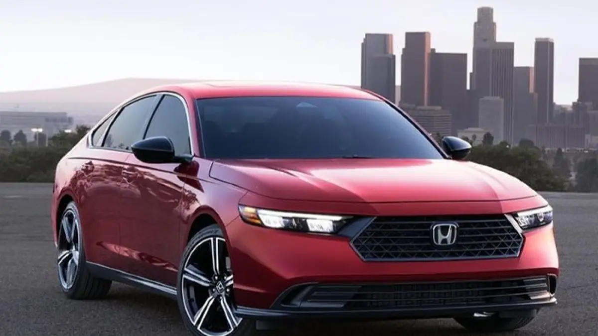 Honda Accord VTiL 2015 plat H dijual Rp 199 juta, kondisi ori, kilometer 81 ribu dan bebas banjir. (Pinterest)