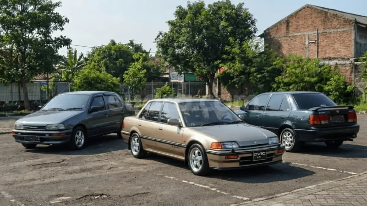 Mobil sedan bekas 90-an kembali diburu. Ini daftar sedan timeless Rp50 jutaan yang desain dan performanya masih menarik.