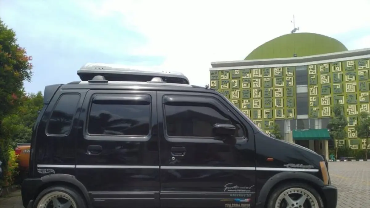 Suzuki Karimun 2001, Karimun kotak bekas, mobil irit BBM, city car murah, Suzuki Karimun bekas (Pinterest.com)
