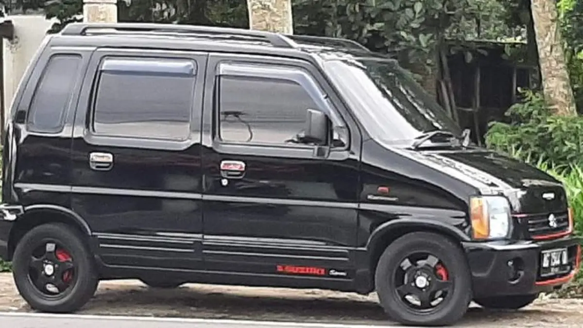 Suzuki Karimun kotak 2001 masih layak dipakai tahun 2025 karena nyaman, irit, sparepart melimpah, dan harga bekas terjangkau. (Pinterest.com)