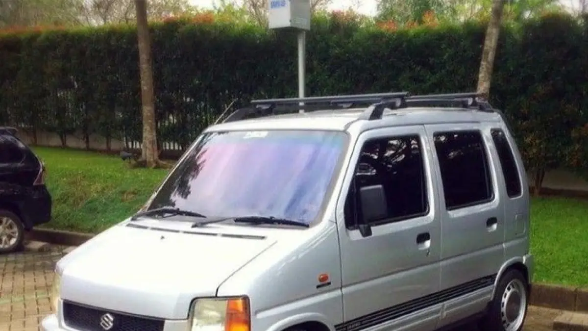 Suzuki Karimun kotak bekas masih diburu karena desain JDM, kabin lega, mesin bandel, dan harga yang tetap stabil. (Pinterest.com)