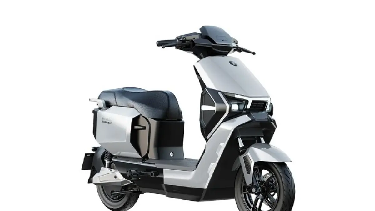 Tes top speed motor listrik M110G di jalan raya tembus 89 km/jam lewat mode boost dengan akselerasi responsif. (Pinterest) 