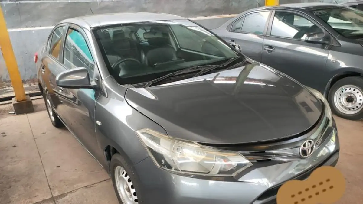 Toyota Vios Limo 2004 bekas taksi dijual Rp47 juta, irit BBM, AC dingin, body kaleng dan siap pakai harian. (Pinterest.com)