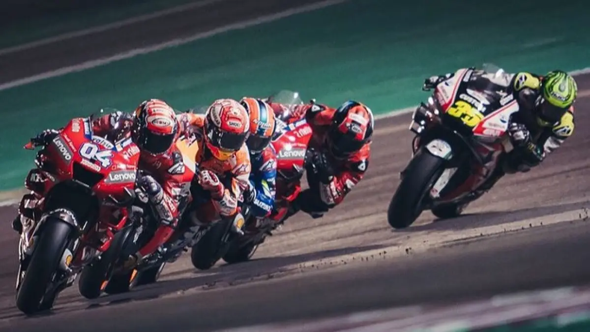 Veda Ega Pratama bikin Marc Marquez terpukau di Moto3 Le Mans usai tampil luar biasa di lintasan basah Prancis. (Pinterest)