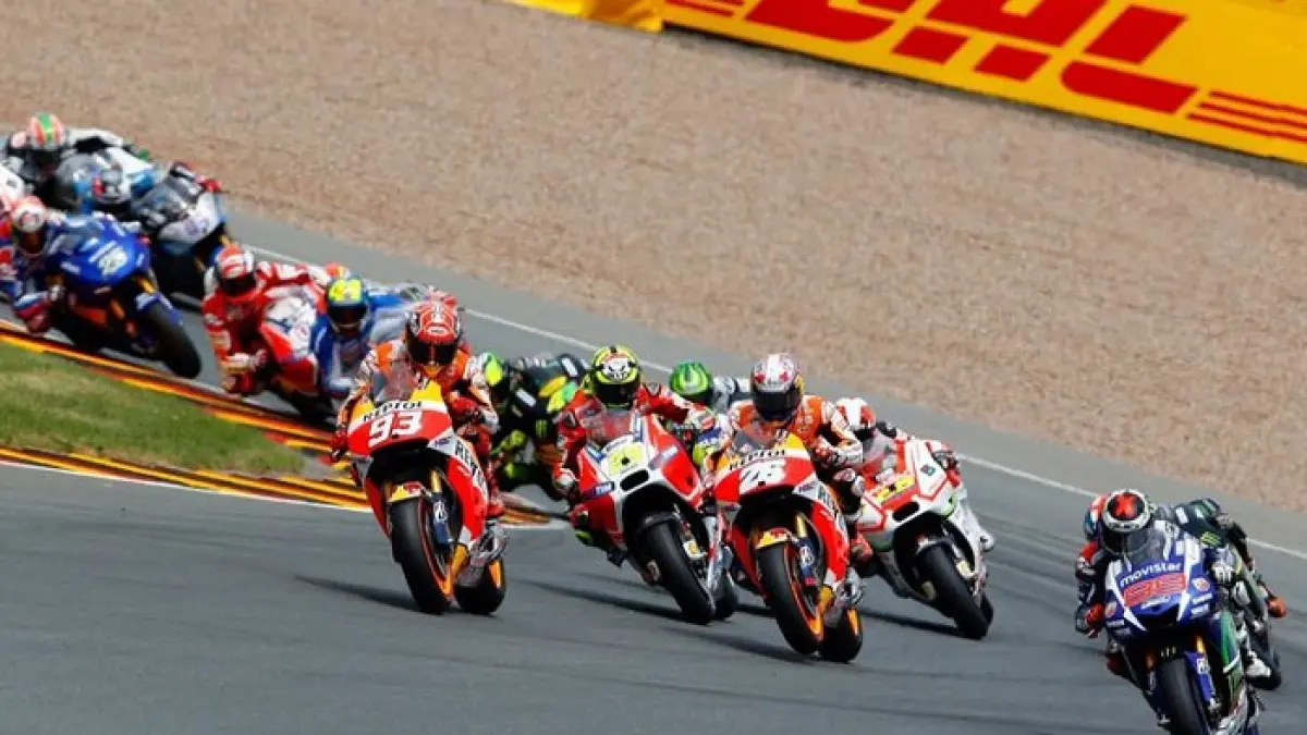 Veda Ega Pratama tampil luar biasa di Le Mans hingga bikin Marc Marquez kagum dan Moto3 geger. (Pinterest)