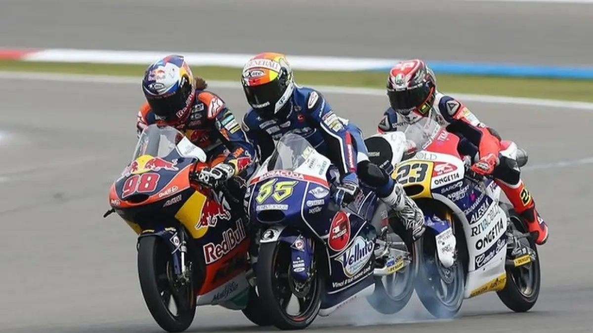 Veda Ega Pratama tampil sensasional di Moto3 Thailand 2026 hingga disebut jadi incaran empat tim besar. (Pinterest)