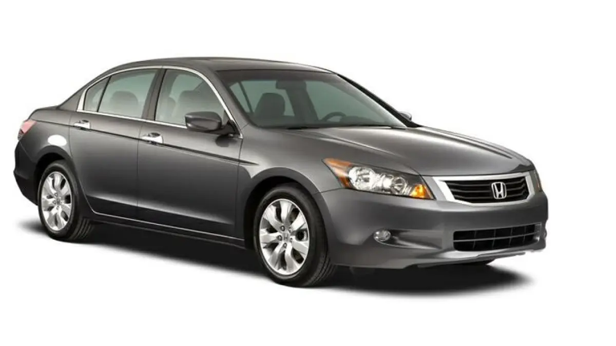 Honda Accord VTiL 2010 dijual Rp119 juta. Sedan mewah bekas ini punya fitur lengkap dan tampilan elegan ala mobil pejabat (Pinterest).