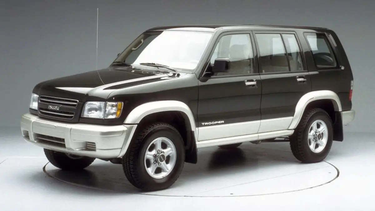 Isuzu Panther New Hi-Grade 1997 dijual Rp73 juta. Simak review kondisi mesin, interior, dan AC double blower yang masih dingin (Pinterest).