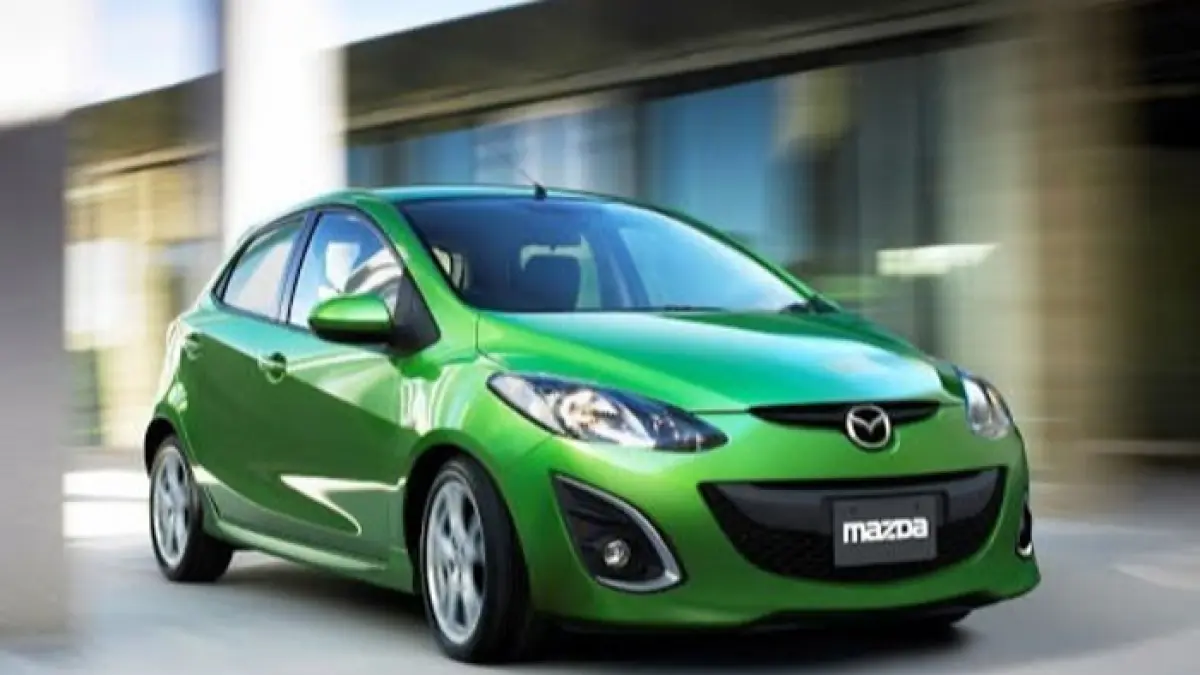 Mazda 2 bekas 2015 tembus 183 ribu km masih nyaman dipakai. Simak biaya perawatan, konsumsi BBM, dan penyakitnya. (Pinterest) 