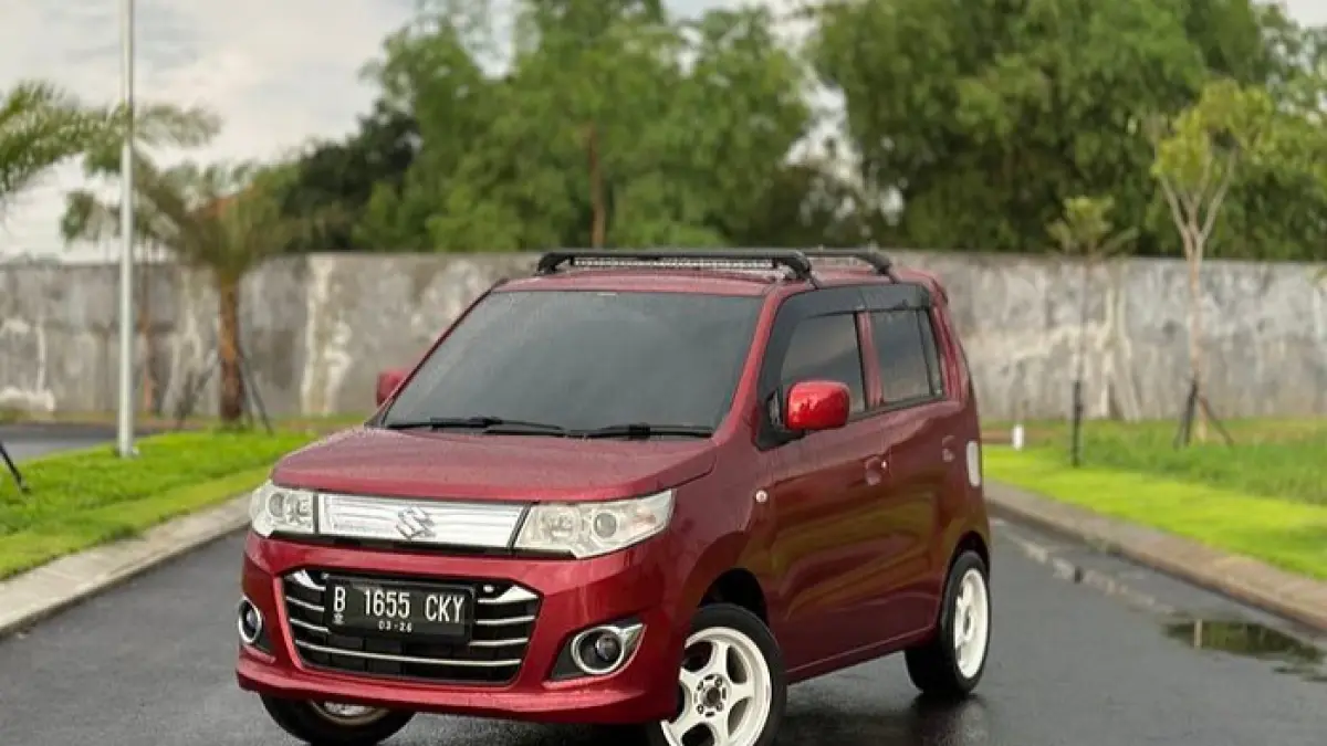 Suzuki Karimun Wagon R AGS 2016 masih diburu. Mobil matic irit, pajak murah, dan cocok untuk harian di perkotaan. (Pinterest) 