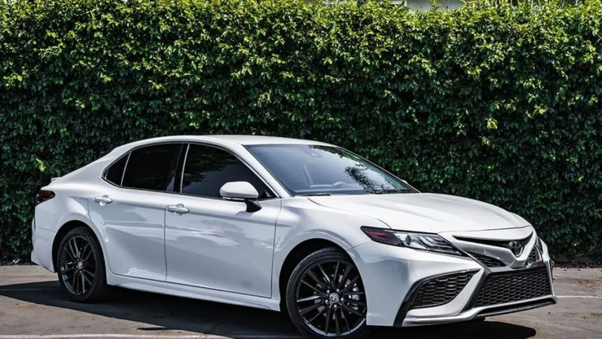 Toyota Camry 2022 bekas kini seharga HRV dan Yaris Cross. Sedan mewah ini punya fitur premium dan kabin super nyaman (Pinterest).