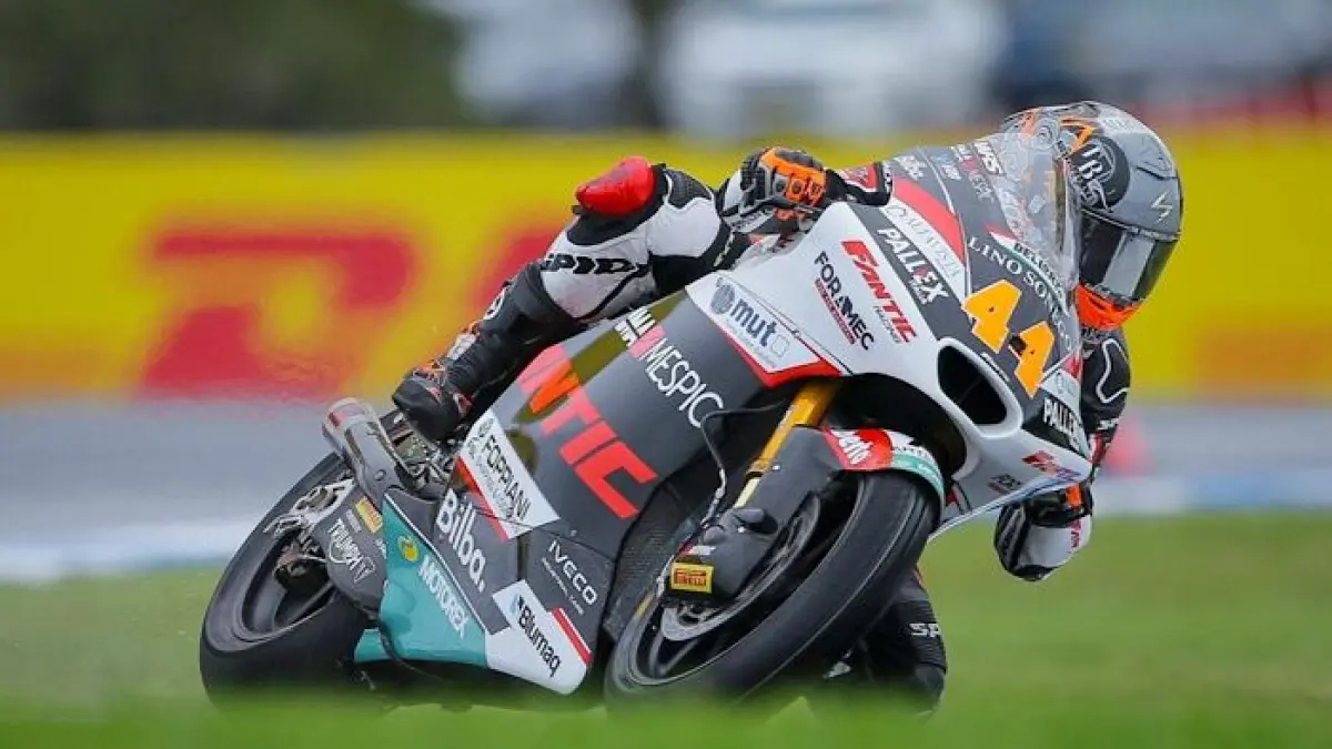 Feda Ega Pratama bikin kejutan di Moto3 Jerez 2026 usai start P17 dan finis P6, Hiroshi Aoyama sampai terpukau.(pinterest)