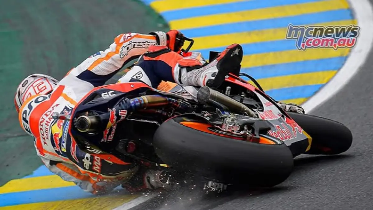 Feda Ega Pratama nyaris crash di Moto3 Catalunya saat push lap terganggu traffic rider di tikungan 12. (Pinterest) 