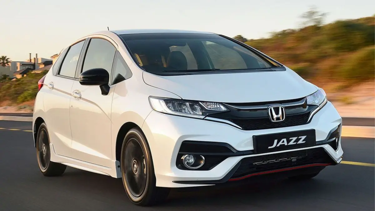 Honda Jazz RS manual masih diburu pecinta hatchback. Harga bekasnya kini bisa mencapai Rp190 jutaan. (Pinterest)