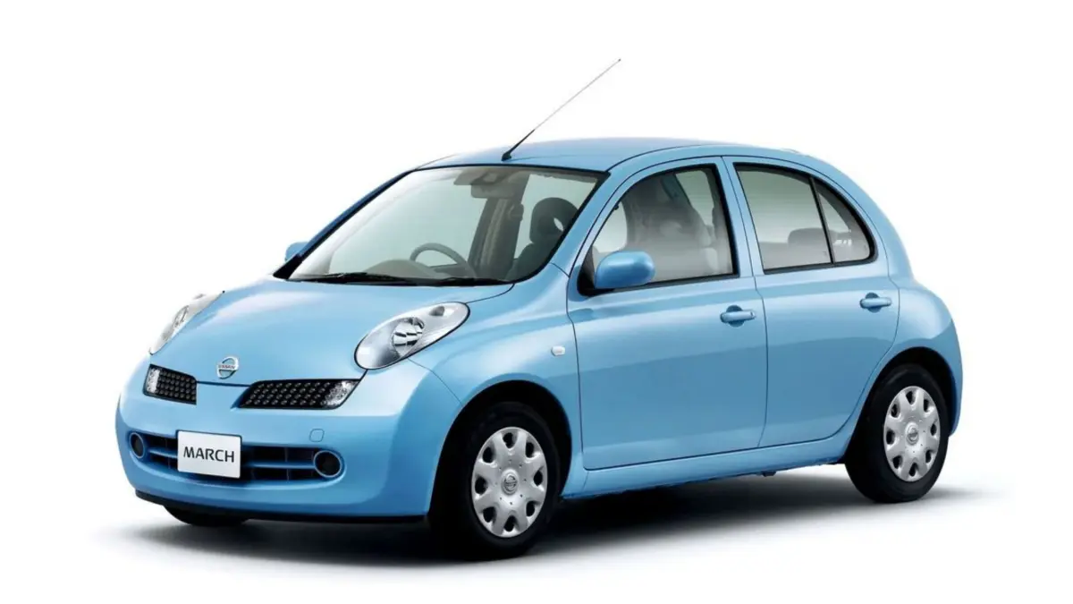 Nissan March hemat BBM jadi alternatif Honda Jazz bekas. Fitur lengkap dan harga cuma Rp100 jutaan. (Pinterest)