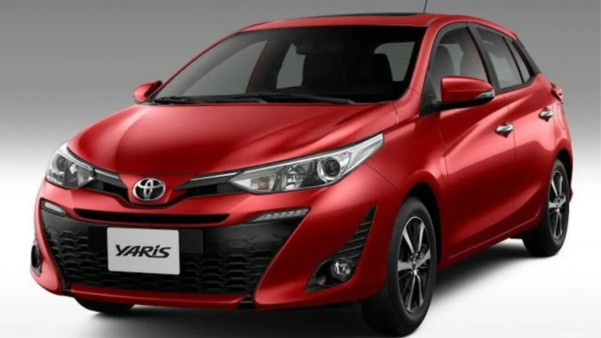 Toyota Yaris Hybrid hadir dengan kabin lega, fitur modern, dan konsumsi BBM irit untuk penggunaan harian. (Pinterest)